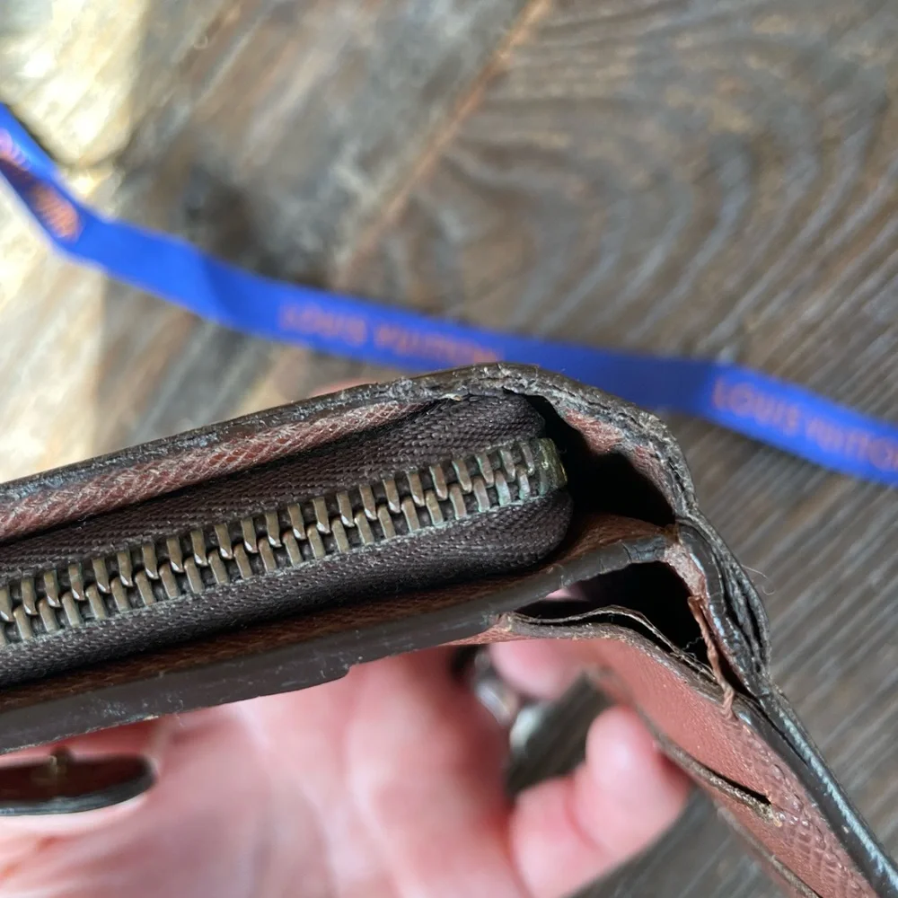 Louis Vuitton vintage zipper‎ monogram bifold wallet
